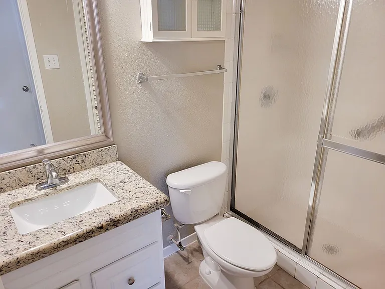 4041 Drake St #116 — Photo 22