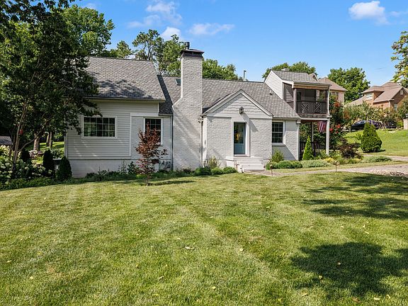 2nd image of 852 Battery Ln