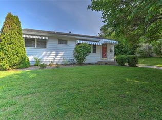 22 3rd Dr, Decatur, IL 62521