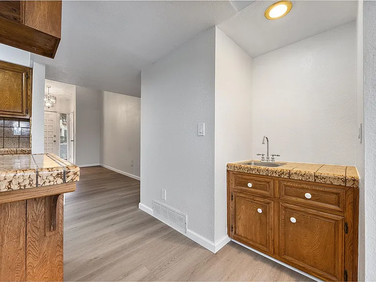 3501 Bernard St #1C — Photo 17