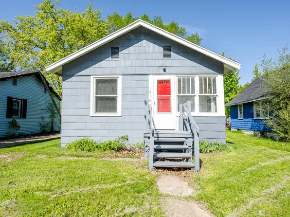 1216 Broadway Ave, Benton Harbor, MI 49022