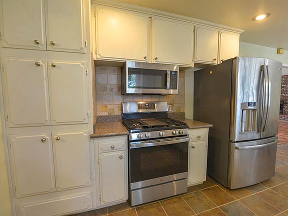 5th image of 1636 W Vartikian Ave