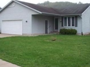 2121 Hillebrand Dr, Cross Plains, WI 53528
