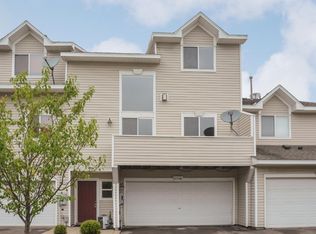 673 Kingfisher Ln APT G, Woodbury, MN 55125