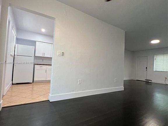 5th image of 620 Jefferson Ave APT 1