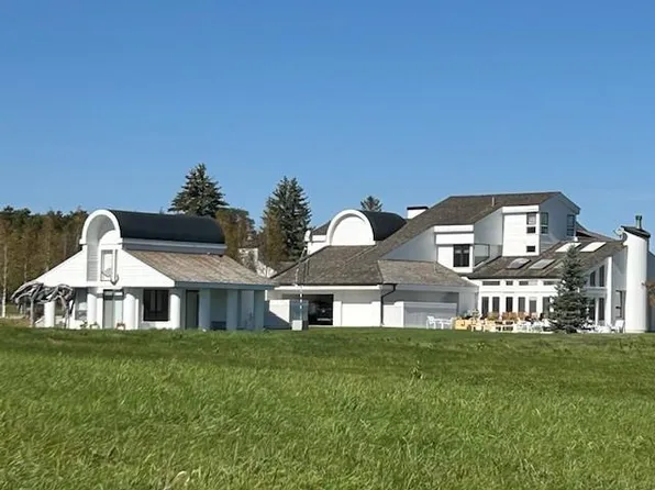 1545 Hunter Dr, Wayzata, MN 55391