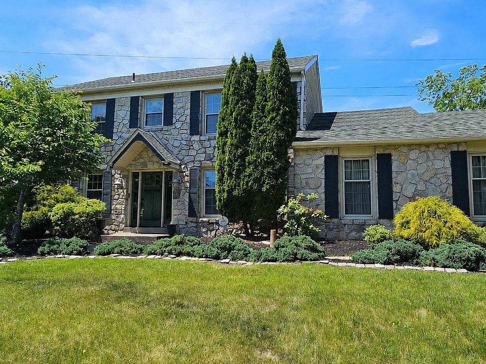 1st image of 21 Winthrop Rd