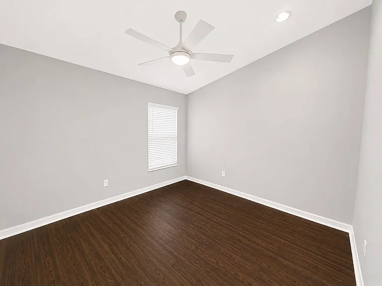 9253 Beaufort Ct — Photo 12