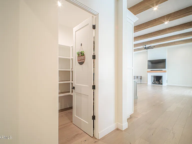 12424 E Victoria St — Photo 32