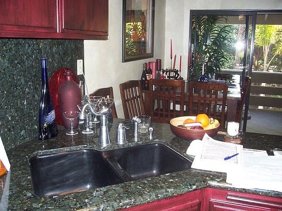 Kitchen / Bar / Dining