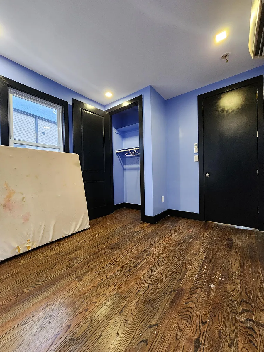 Building Photo - 75 Vroom St #1