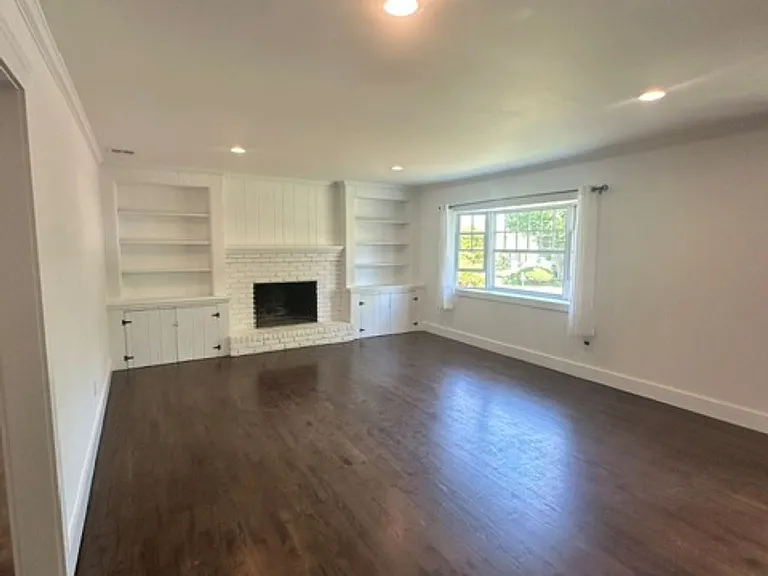 405 Saltaire Way — Photo 4
