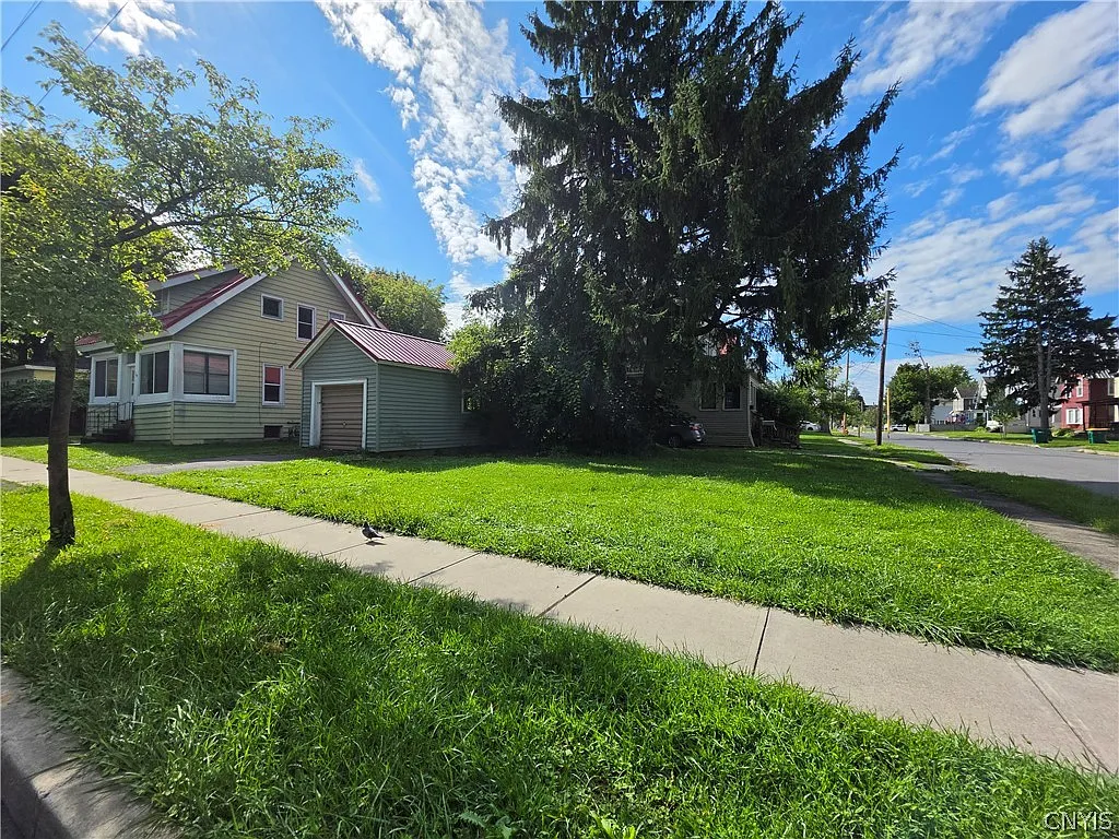 3 bed, 1.5 bath, 1116 sqft, $1,500 — Photo 2