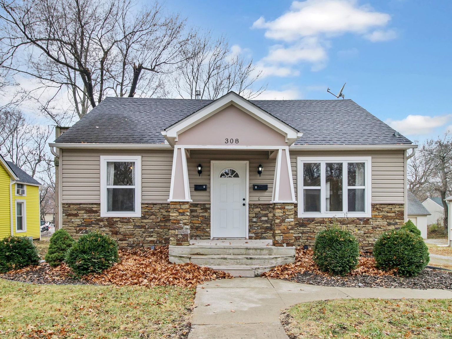 308 NE Douglas St, Lees Summit, MO 64063 Zillow