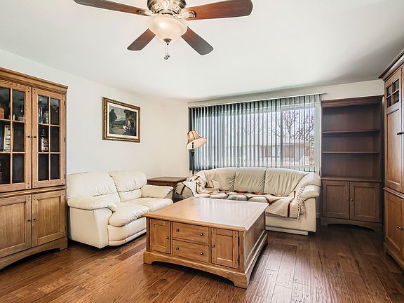 2nd image of 106 Tonset Ct #106
