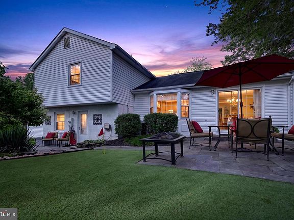 2nd image of 7901 Laural Valley Way