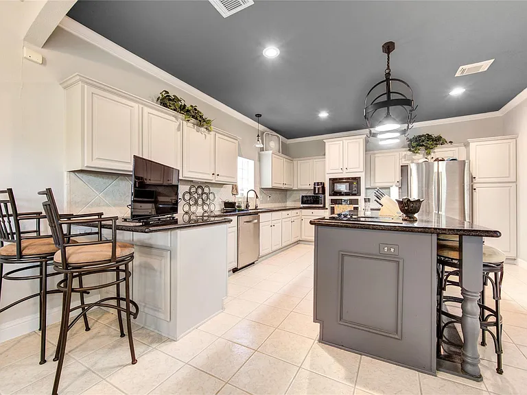 1811 Emerald Green Dr — Photo 10