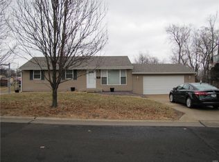 7229 Fernbrook Dr, Saint Louis, MO 63123