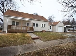 801 N Broadway Ave, Chapman, KS 67431