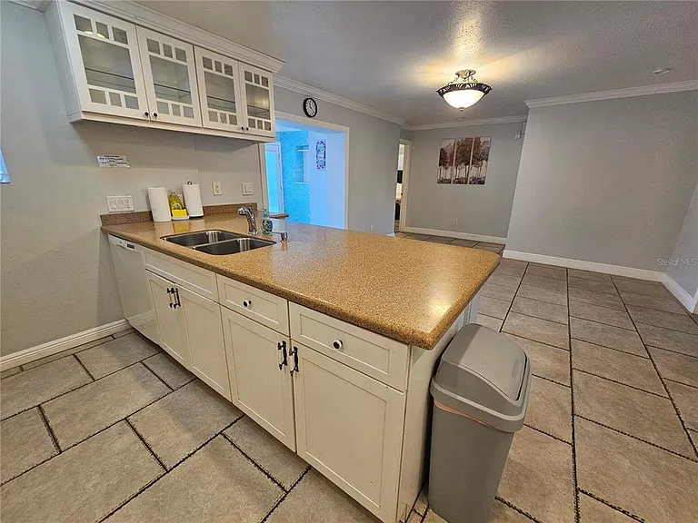 2130 Pinehurst St — Photo 5