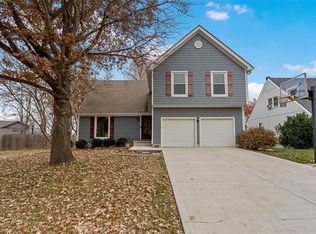 13330 W 112th Ter, Overland Park, KS 66210