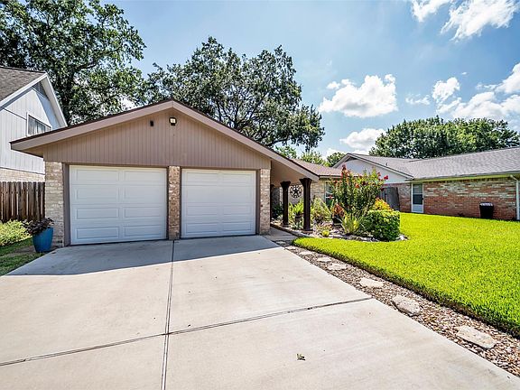3rd image of 16222 Green Shade Dr