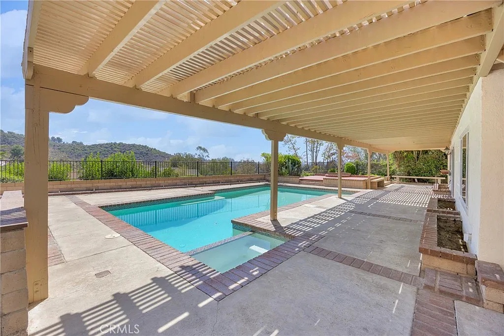 3 bed, 2.5 bath, 2660 sqft, $5,995 — Photo 4