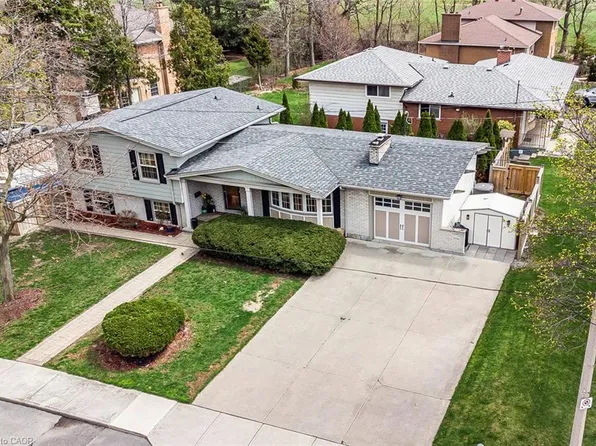 92 Auchmar Rd, Hamilton, ON L9C 1C5