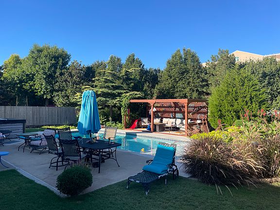 5th image of 13501 Green Valley Dr