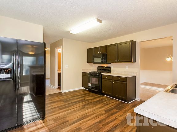 5th image of 2040 Smithfield Ave