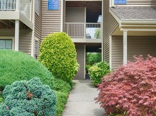 442 Meade Ct, East Brunswick, NJ 08816