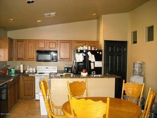 4th image of 2440 E Toledo Ct