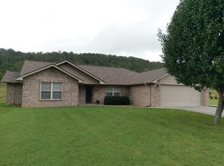 2019 Creswell Rd, Seymour, TN 37865