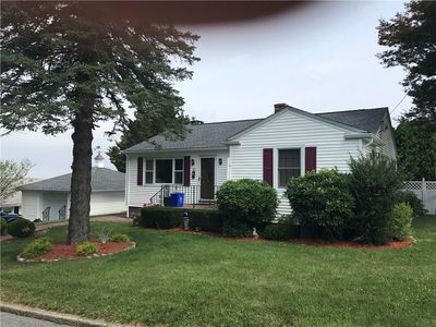 52 Grinnell Ave, Tiverton, RI, 02878