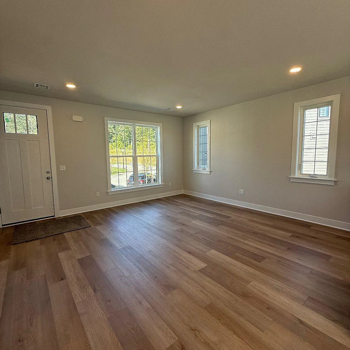 3 bed, 2.5 bath, 1795 sqft, $2,595 — Photo 3