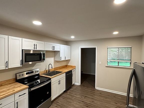 4th image of 4059 Arbor Place Ln
