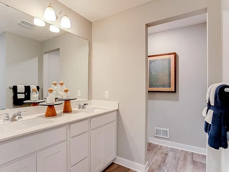 126XX Erskin Cir NE — Photo 19