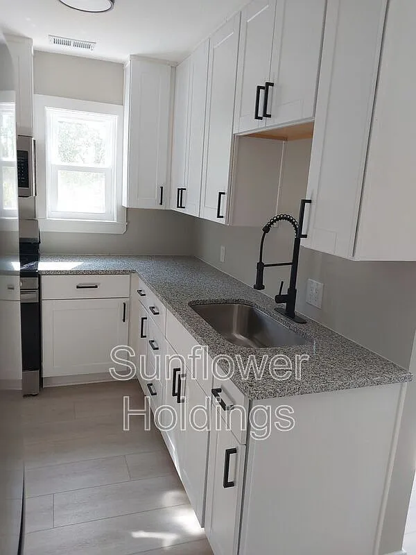 2 bed, 1.0 bath, 875 sqft, $895 — Photo 3