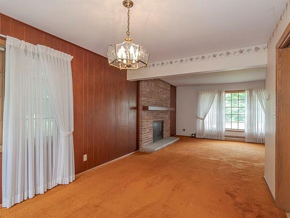 5th image of 24054 Glenbrook Blvd
