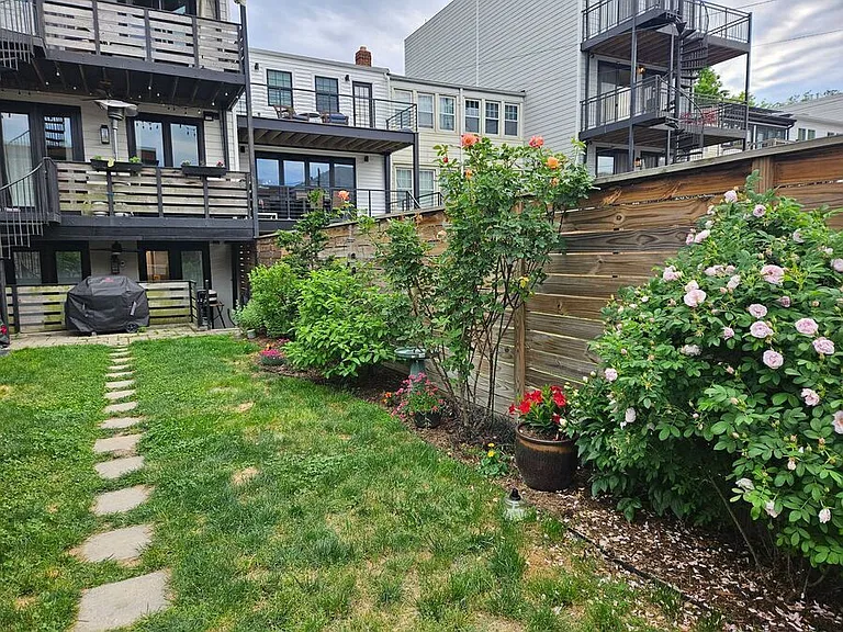 1331 Taylor St NW #1 — Photo 36