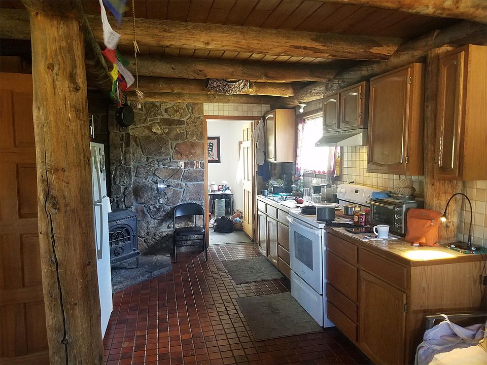 2nd image of 921 Park Ave