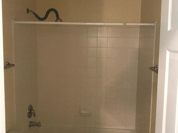 5th image of 518 Heritage Ct