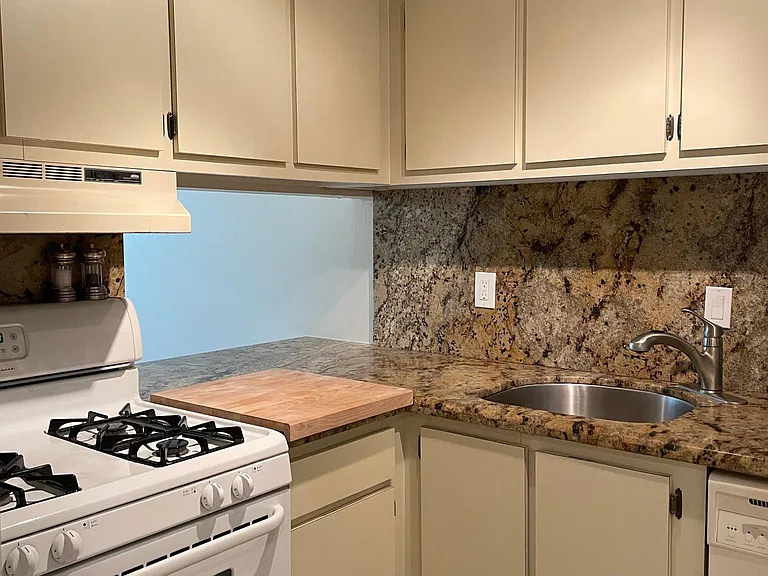 6886 N Kendall Dr #D404 — Photo 3