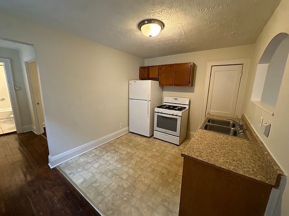 5th image of 3943 Lindley Ave APT 2