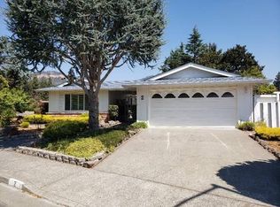2 Autumn Leaf Dr, Santa Rosa, CA 95409
