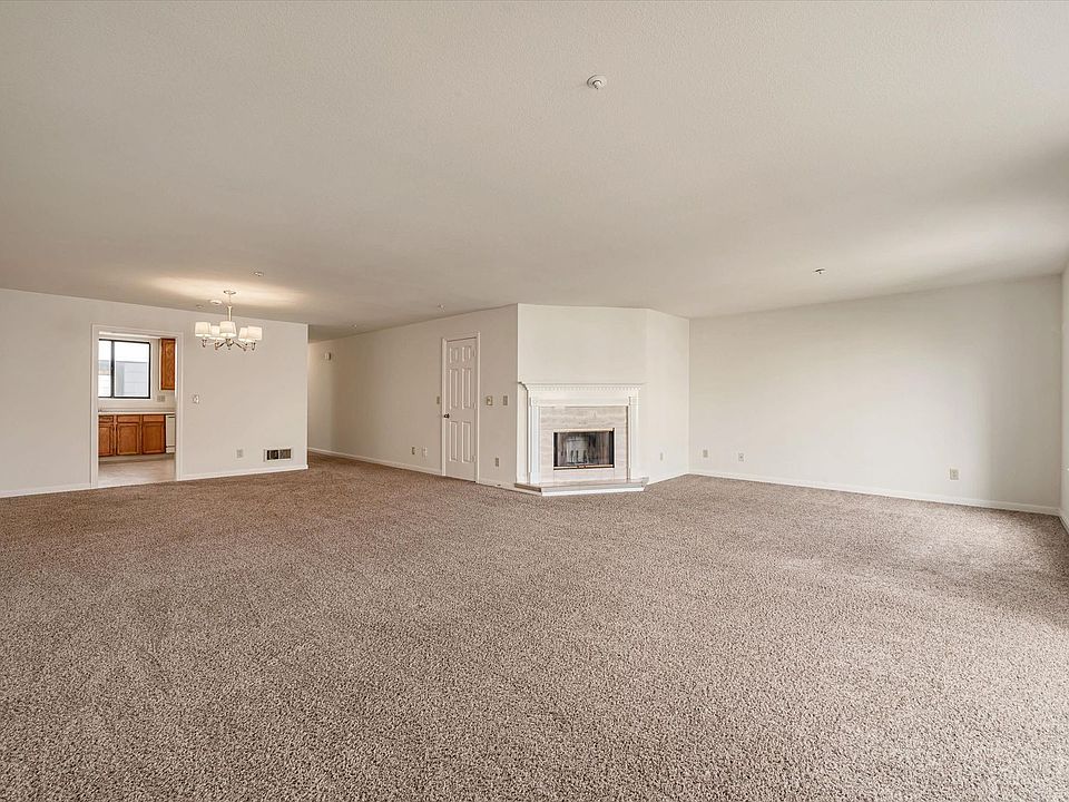 1st image of 3131 Vicente St APT 201