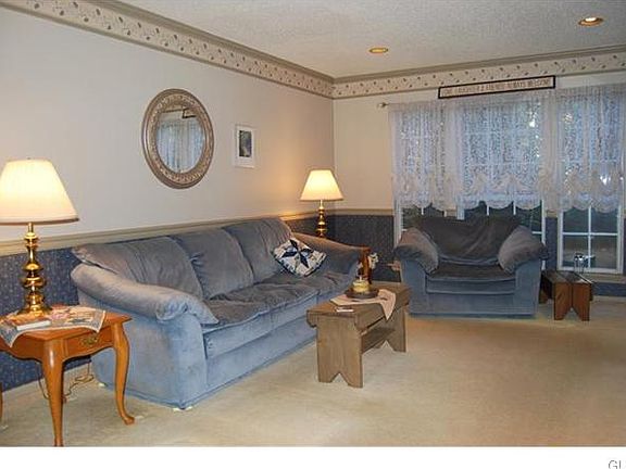 2nd image of 1958 Pine Ct