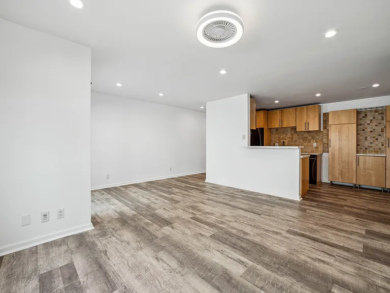 2411 Prospect Ave #125 — Photo 7