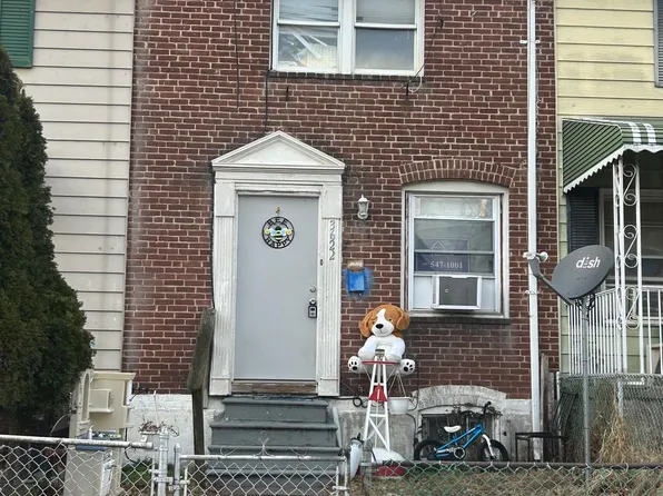 3622 Saint Victor St, Baltimore, MD 21225