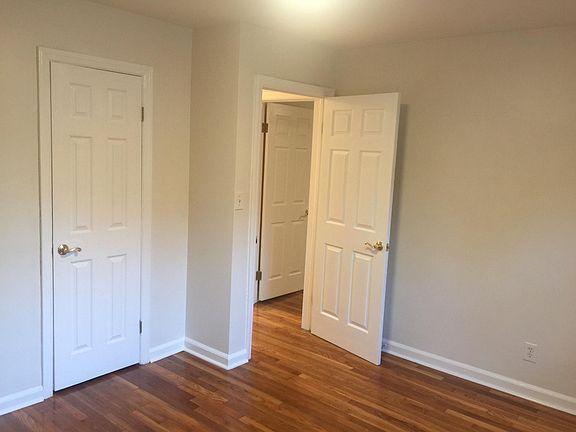 4th image of 15 Evergreen Ave #2